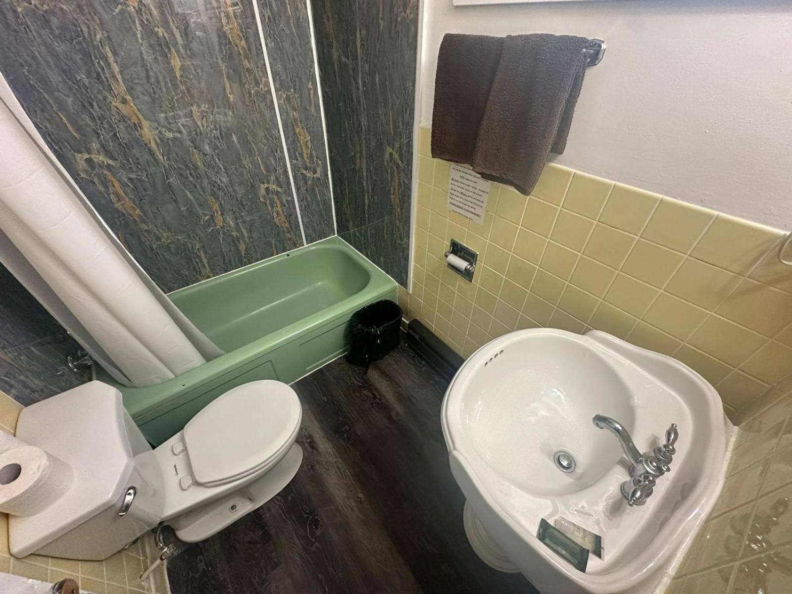 Pine Ridge Motel Timmins Zewnętrze zdjęcie
