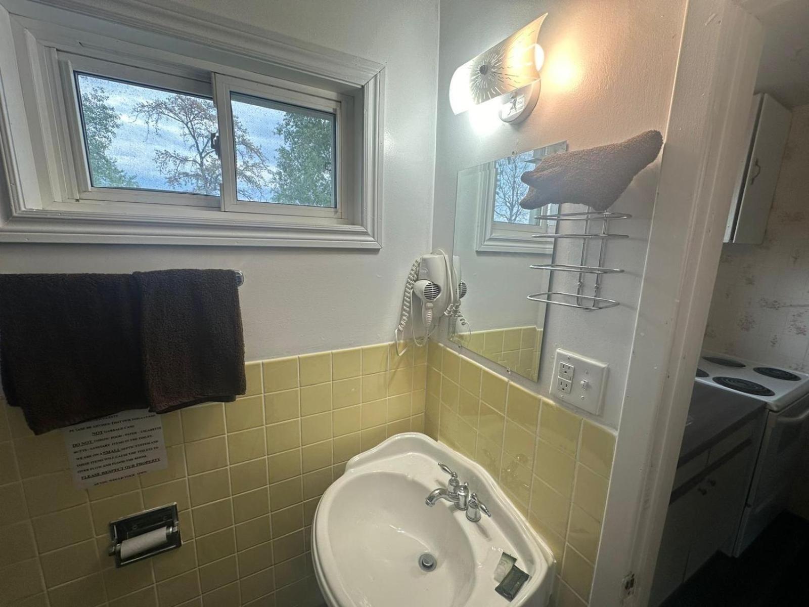 Pine Ridge Motel Timmins Zewnętrze zdjęcie