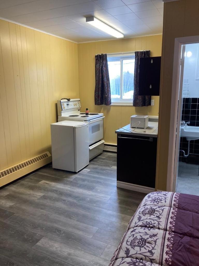 Pine Ridge Motel Timmins Zewnętrze zdjęcie